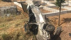 Hurdaya dönen araçtan sağ çıktılar