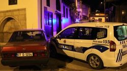 Alkollü sürücü polis otosuna çarptı