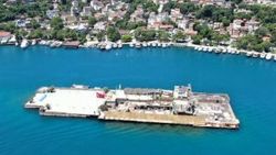 Galatasaray Adası'nda görüntü kirliliği sonlanıyor