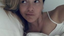 Hadise: Kendimizi beğendirmek zorunda değiliz