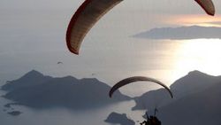 Babadağ'da yamaç paraşütü yoğunluğu