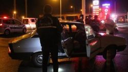 Silahlı saldırı şüphelisinin otomobilinden cephanelik çıktı