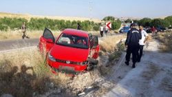 Adıyaman'da iki otomobil çarpıştı