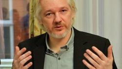 Assange'ın iade davası ertelendi