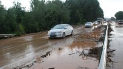 Tokat’ta dolu ve sağanak yaşamı olumsuz etkiledi