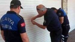 Turistleri dolandıran kuyumcunun dükkanı mühürlendi