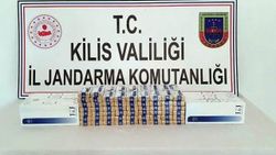 Kilis'te minibüste 210 paket kaçak sigara ele geçirildi