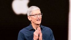 Apple CEO'su Tim Cook, Trump ile ticaret gerilimini görüştü