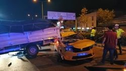 İzmir’de zincirleme kaza: 4 yaralı