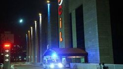 Tartıştığı eşini defalarca bıçakladı