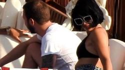 Zehra Çilingiroğlu sevgilisiyle Bodrum sahillerinde