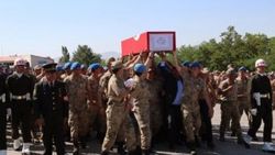 Teröristlerin kaçırdığı Uzman Çavuş Polat'a tören
