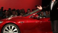 Tesla, internet üzerinden ikinci el Model 3 satmaya başladı
