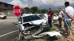 Hatay’da trafik kazası: 1’i bebek 5 yaralı