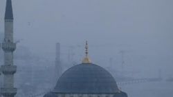 İstanbul Boğazı'nda sis etkili oluyor