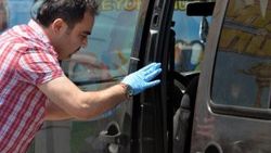 Para dolu çantayı çalan hırsızlar polisle çatıştı
