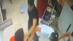 Bisiklet düşüren Suriyeli darbedildi