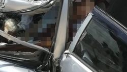 Aksaray’da otomobil direğe çarptı: 3 ölü