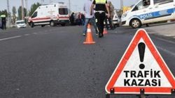 Ticari araçla otomobil çarpıştı: 2 ölü, 2 yaralı