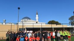 Avustralya’da cami bahçesine halı saha yapıldı