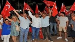 İmamoğlu'nun başarısı, Çeşme'de de coşkuyla kutlandı
