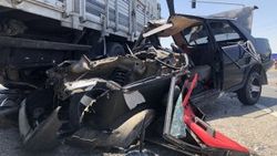 Tekirdağ'da otomobil kamyonun altına girdi: 1 ölü