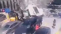 Kanada'da karavan feribota düştü