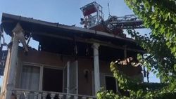 İzmir’de villanın çatısı yandı