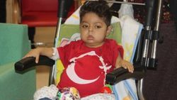 Aynı anda karaciğer nakli olan hastalar iyileşti