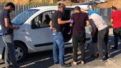 Zehir tacirleri polisten kaçamadı