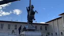 Bayburt'ta Atatürk anıtı yeniden monte edildi