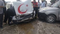Mezarlık önünde kaza: 2'si ağır 4 kişi yaralandı