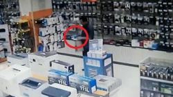 Kocaeli'de çaldıklarını sivil polise satmaya çalıştı