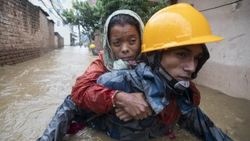 Nepal’de sel felaketi: 32 ölü, 17 kayıp, 12 yaralı