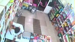 Adanalı bıçaklı hırsız, bakkalın 350 lirasını gasbetti
