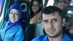 Yangından kızını kurtarmak için alevlerin arasına dalan baba