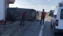Sakarya'da kontrolden çıkan araç takla attı: 3 yaralı