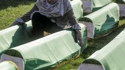 Bosna Savaşı'nın 86 kurbanı daha defnedildi