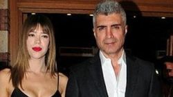 Özcan Deniz eski eşi ve oğluyla tatile çıktı