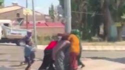 Dilencilerin kavgasını zabıta ayırdı