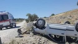 Manisa'da ters dönen otomobilden yaralı olarak çıktı