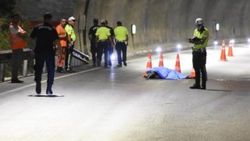 İzmir'de sürüklenen motosikletin sürücüsü öldü