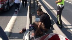 İstanbul'da kaza yapan motosikletliye sürpriz ilk yardım
