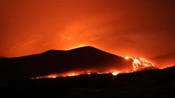 Etna Yanardağı harekete geçti