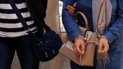 İzmir’de FETÖ’nün kadın yapılanmasına operasyon