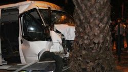 Düğün dönüşü kaza: 1 ölü, 14 yaralı