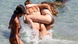 Hadid kardeşler tatilde