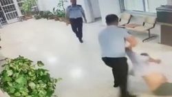 KKTC'de sarhoş bir turisti polis yerlerde sürükledi