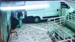 Küçükçekmece'de korkak hırsızlar alarmı duyunca kaçtı