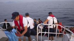 Dikili'de 45 kaçak göçmeni Sahil Güvenlik uçağı yakaladı